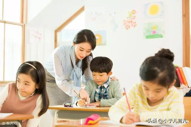 雙語環(huán)境對(duì)孩子心理發(fā)展的積極影響研究，積極效應(yīng)與成長(zhǎng)促進(jìn)