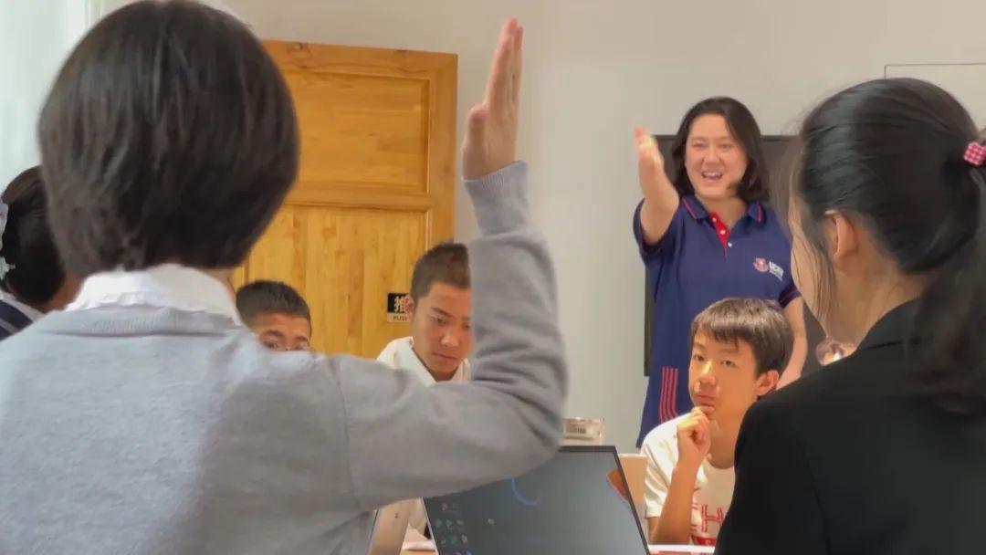 雙語學(xué)校如何提升學(xué)生的學(xué)術(shù)表達能力