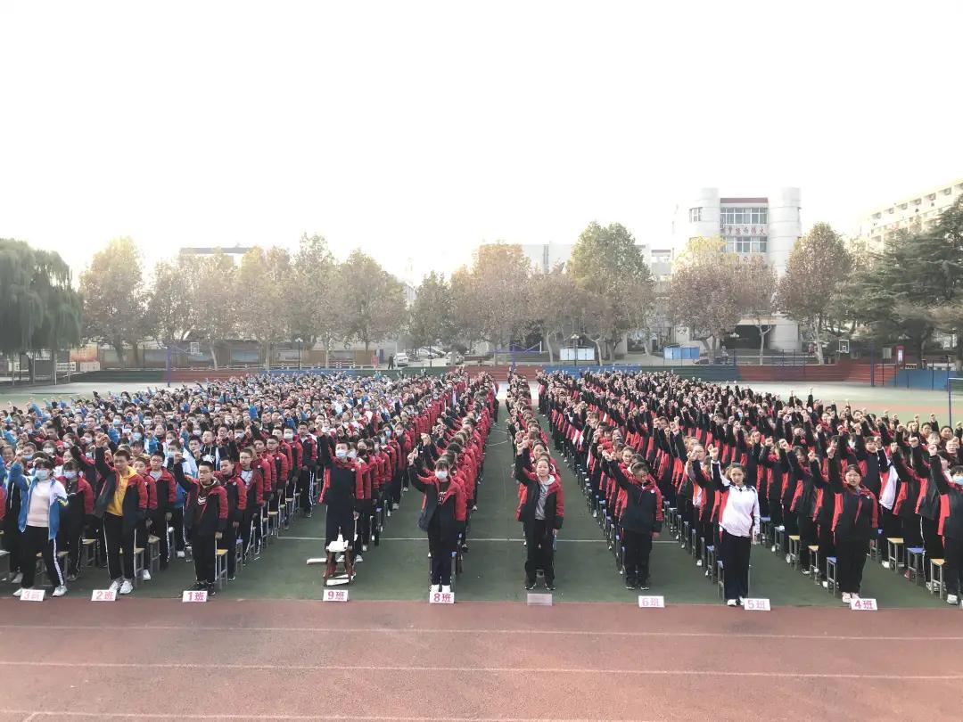 課堂活動助力實現(xiàn)雙語教學目標