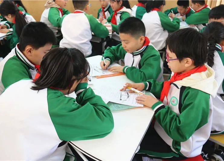 雙語教學(xué)，提高學(xué)生研究能力的有效途徑
