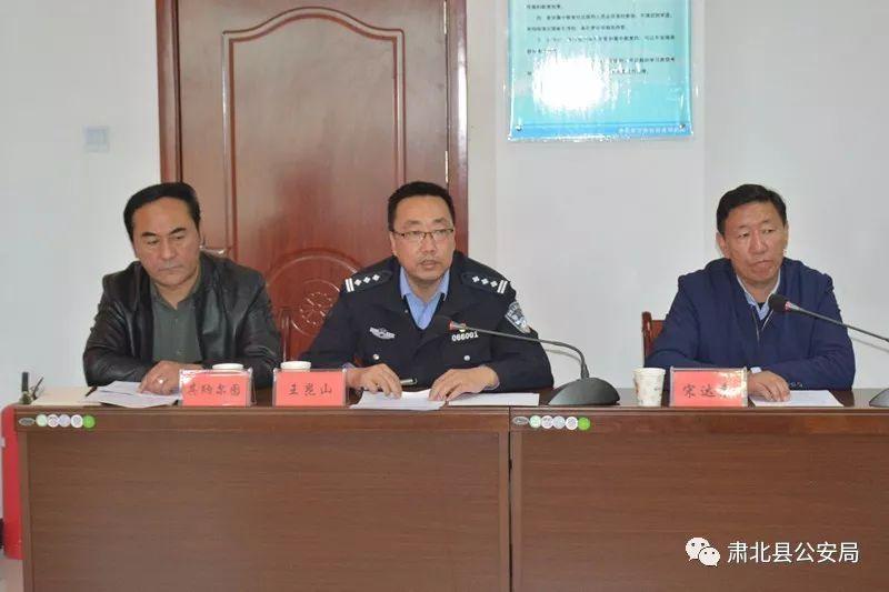 雙語教師如何利用社交媒體建立學習共同體