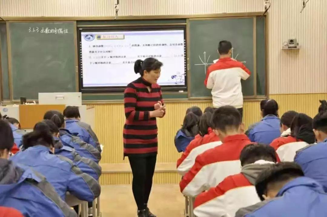 拓寬教師教學(xué)視野，新知識(shí)的獲取途徑