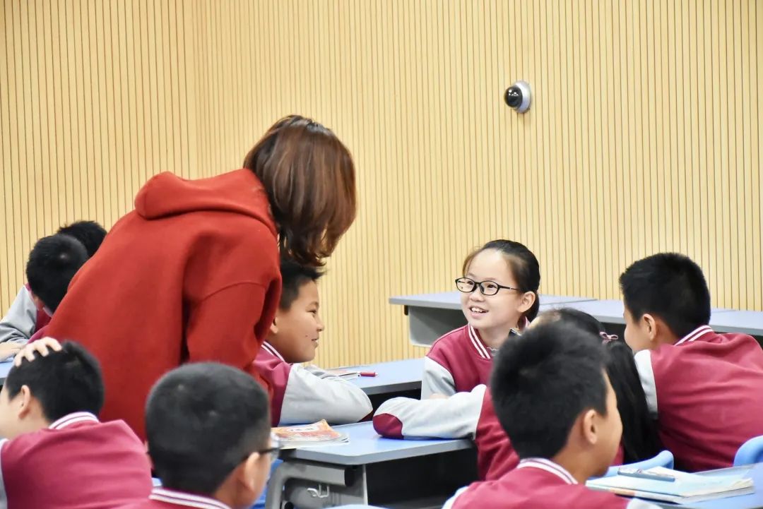 雙語教師如何發(fā)掘?qū)W生領(lǐng)導(dǎo)潛能，教學(xué)活動策略探究