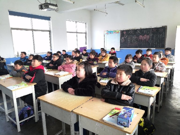 孟津縣雙語學(xué)校招聘優(yōu)秀教師啟事，尋找教育精英，共創(chuàng)教育未來