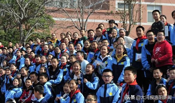 孟津雙語學校老師補課現(xiàn)象，深度探討與客觀評價分析