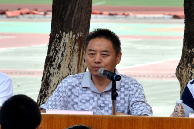 孟津雙語學校王校長的教育情懷與領(lǐng)導藝術(shù)