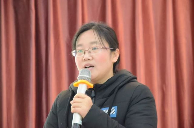 孟津雙語學(xué)校杰出校友周苗苗，成長之路的典范簡介