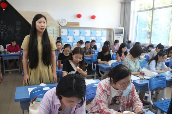 孟津雙語學(xué)校賈丹丹老師，教育之光，璀璨明星