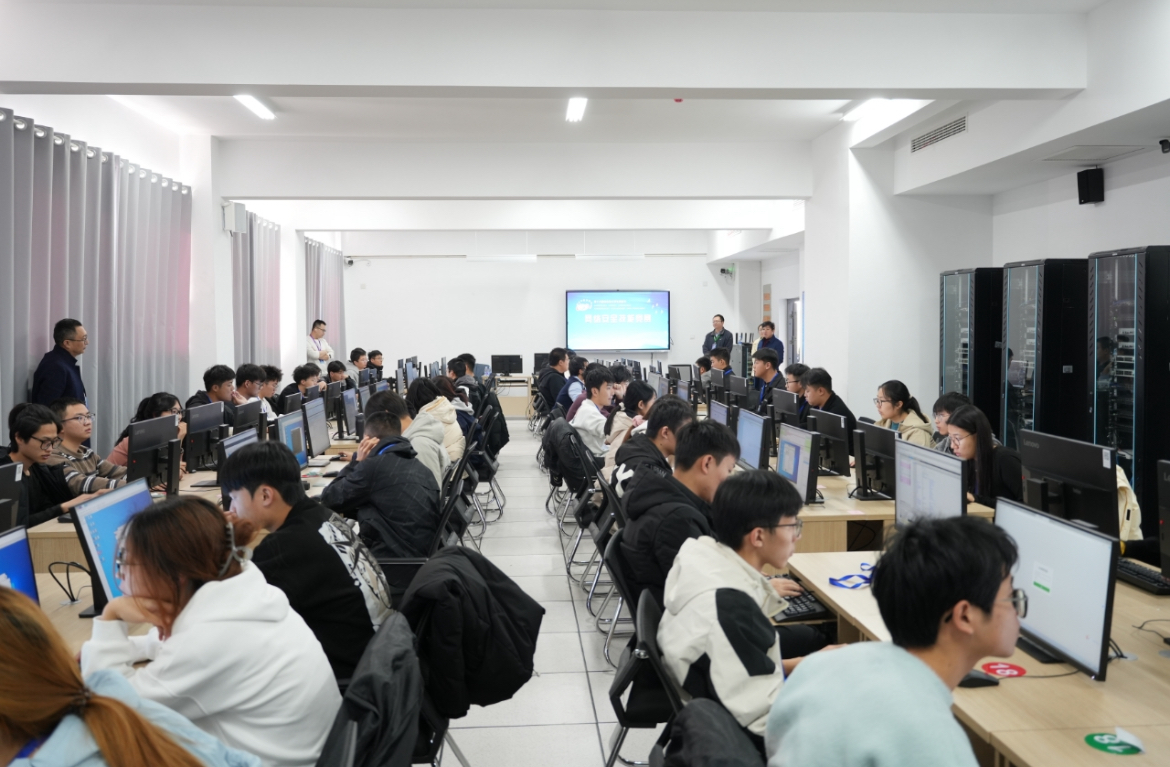 我校舉辦第十六屆山東省大學(xué)生科技節(jié)網(wǎng)絡(luò)安全技能競(jìng)賽，聚焦網(wǎng)絡(luò)安全，展現(xiàn)青年力量