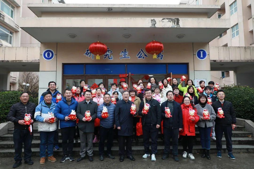 校領(lǐng)導(dǎo)檢查公寓安全工作的深度報道