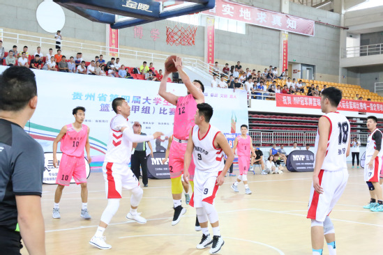 我校男子籃球隊(duì)參加第十七屆山東省大學(xué)生運(yùn)動(dòng)會(huì)的精彩瞬間與幕后故事