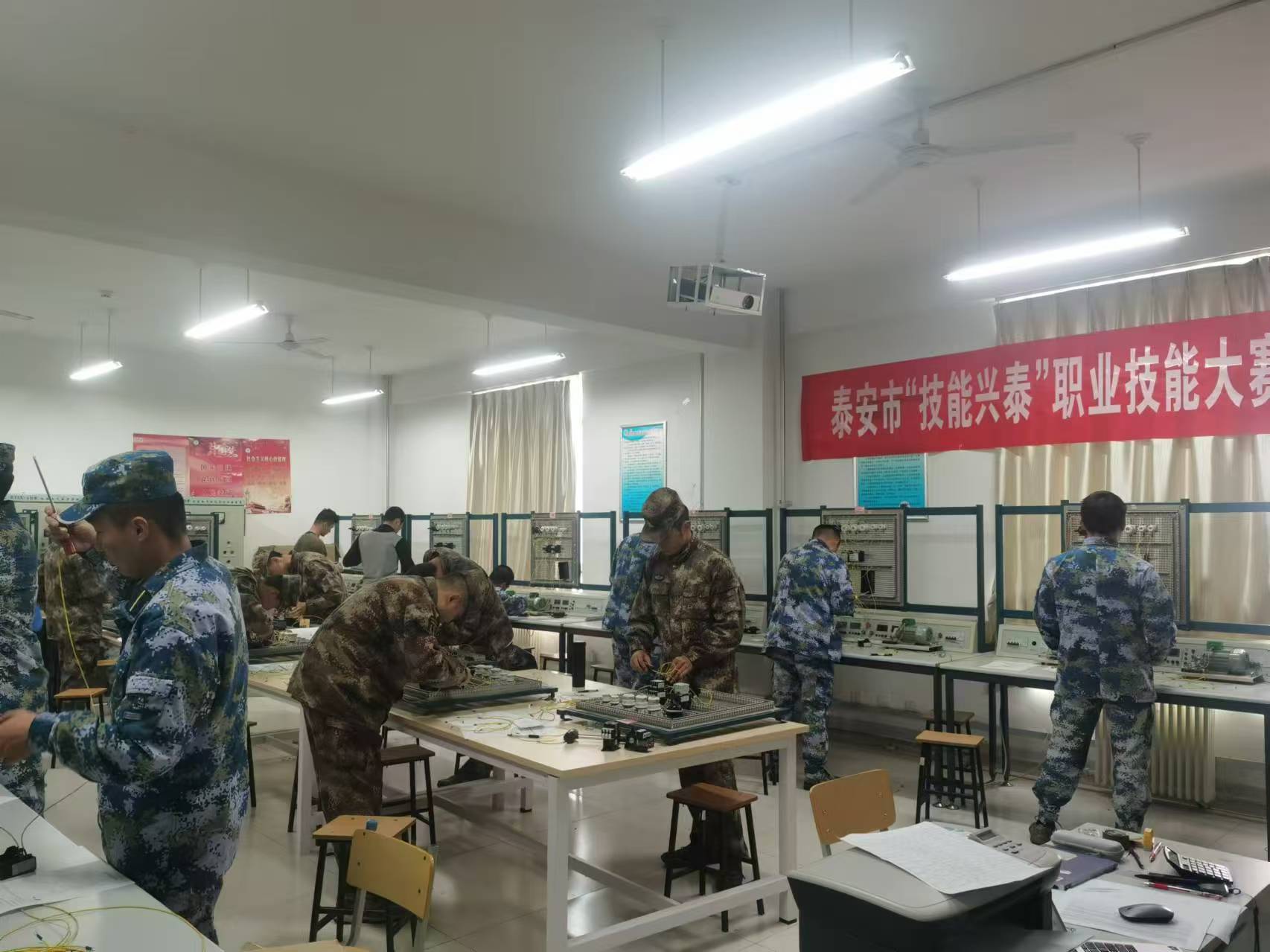 泰安市電工技能大賽學(xué)生組競賽在我院隆重啟動(dòng)