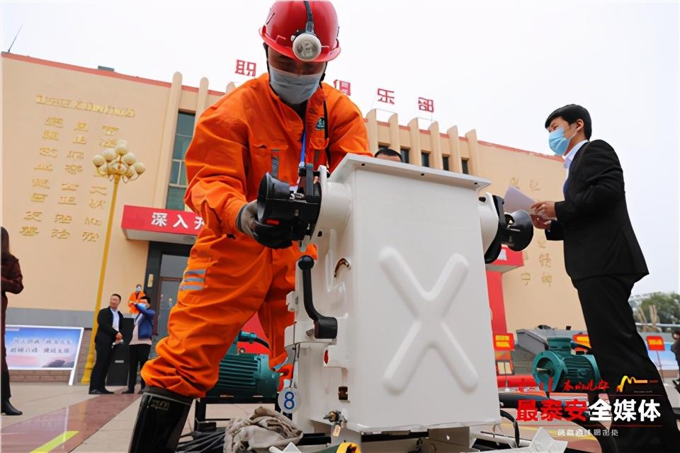 泰安市技能興泰職業(yè)技能大賽工業(yè)機(jī)器人賽項(xiàng)在我院隆重舉辦