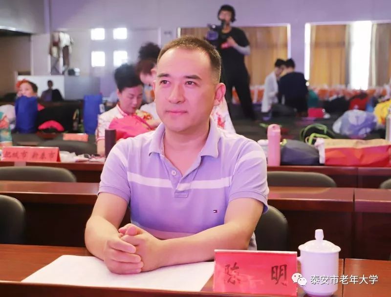 泰安市委老干部局副局長劉智廣一行慰問學院退休老領(lǐng)導