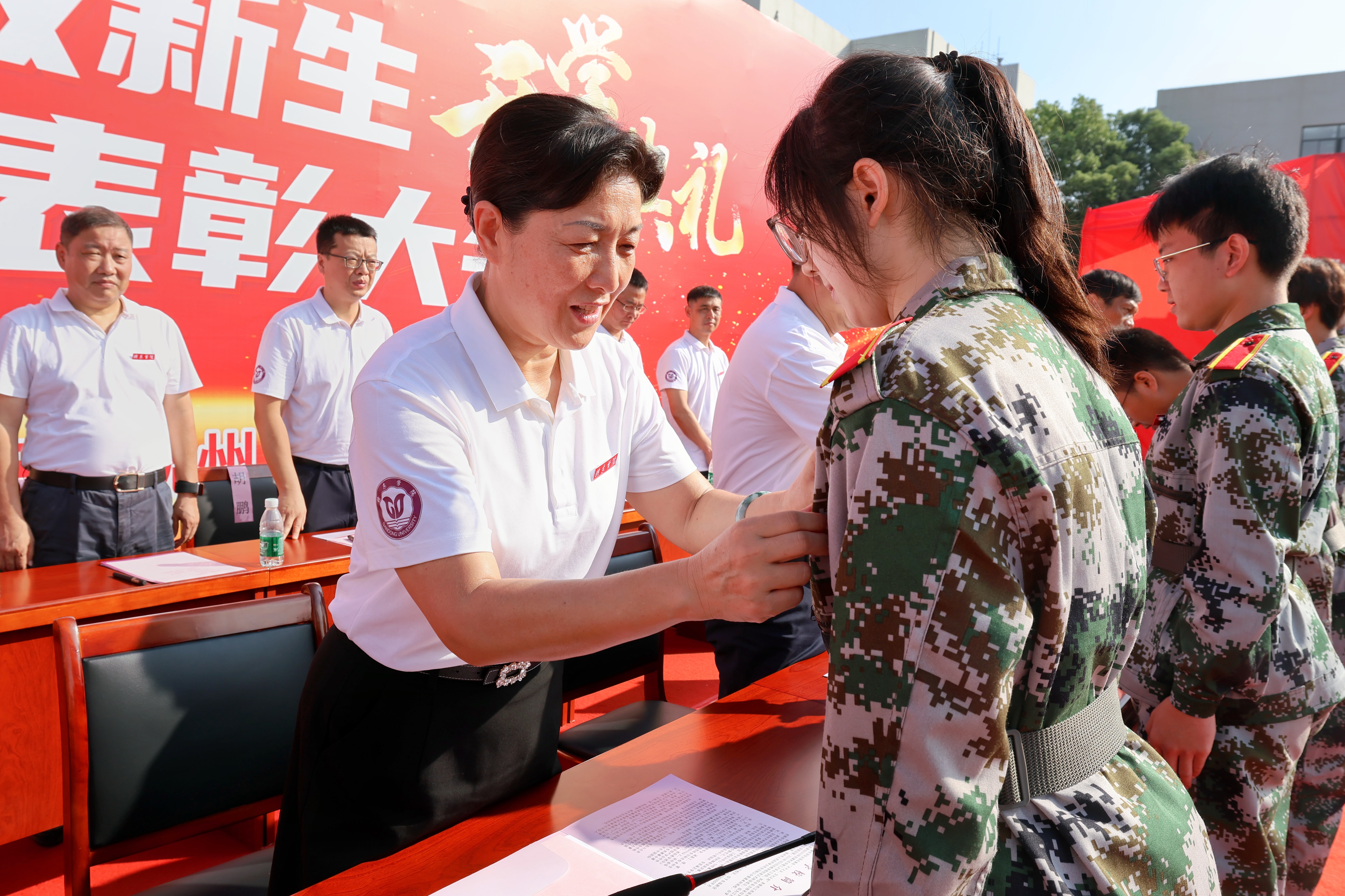 迷彩青春?jiǎn)⒑?，熱血?mèng)想揚(yáng)帆 —— 我院隆重舉行2024級(jí)新生開(kāi)學(xué)典禮暨軍訓(xùn)開(kāi)訓(xùn)儀式