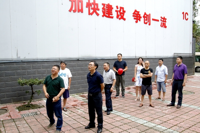 崔耕虎院長親臨學(xué)院暑期校園維修改造現(xiàn)場檢查工作督查