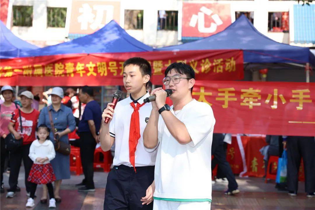 團(tuán)委公益講座活動(dòng)成果顯著，大學(xué)生積極弘揚(yáng)新時(shí)代雷鋒精神，投身志愿服務(wù)新征程