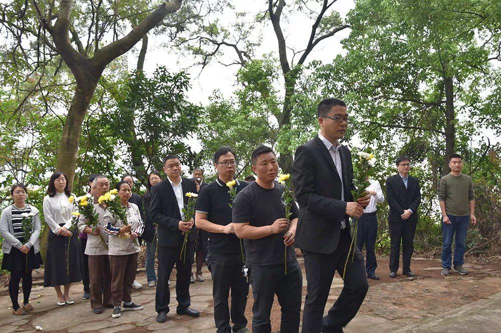 緬英烈，憶先賢，啟航新征程——清明祭英烈主題教育活動(dòng)紀(jì)實(shí)