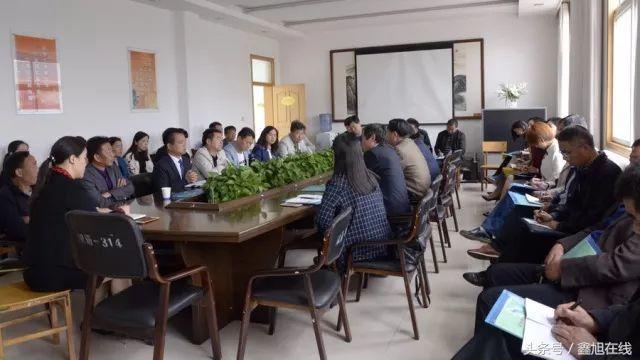 探索雙語教育新篇章，學(xué)院孟津雙語學(xué)校文化校本課程教材編寫推進會召開