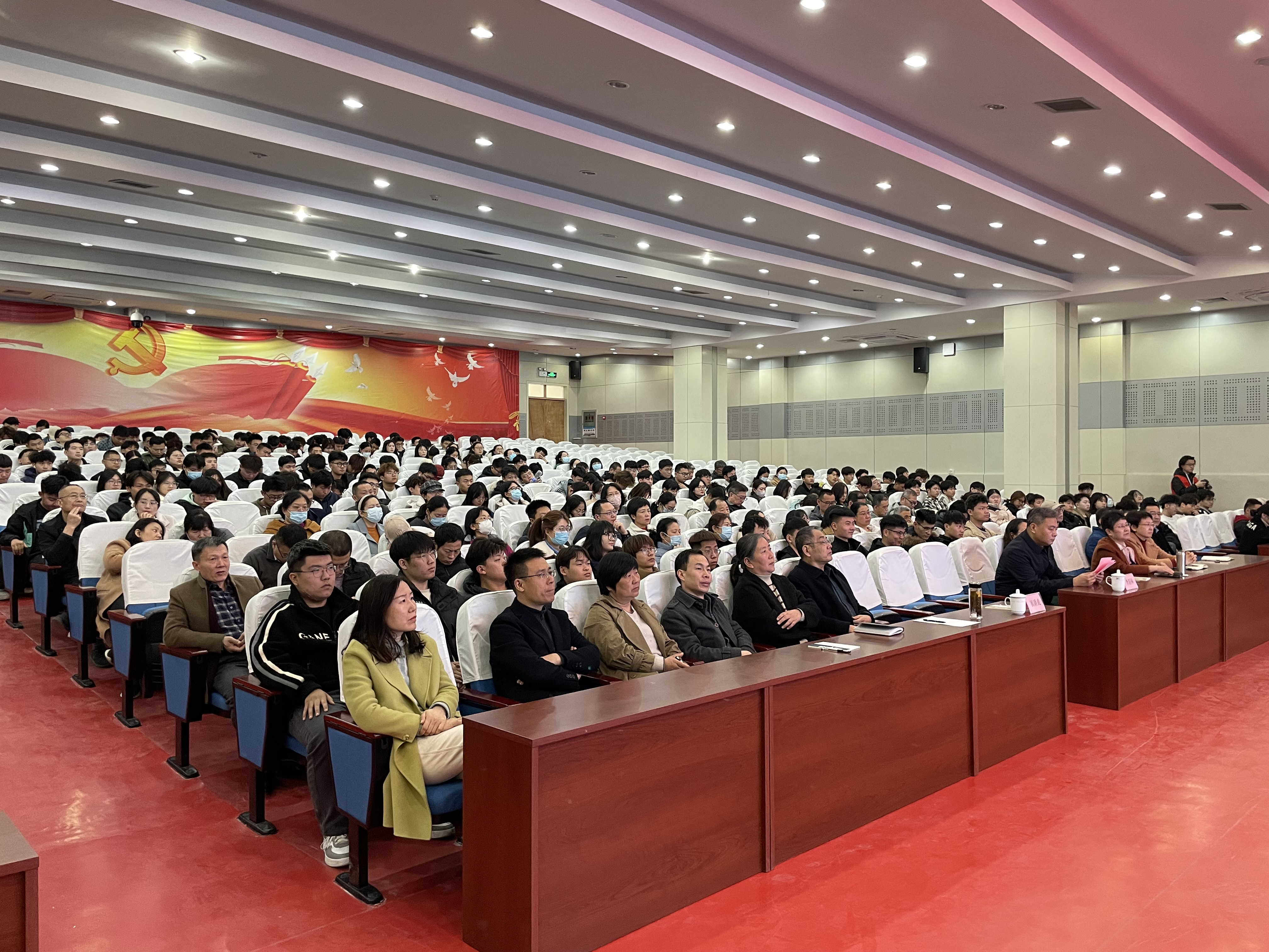 陳清奎教授專題報告，探索教學改革新模式