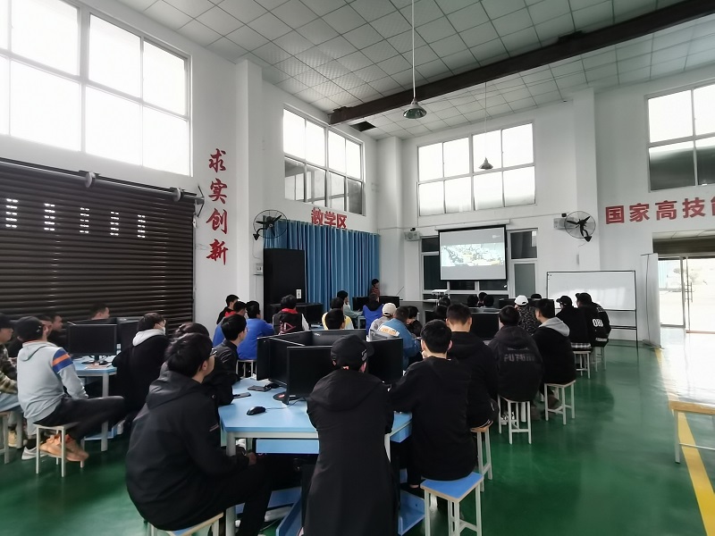 孟津雙語學(xué)校職業(yè)技術(shù)學(xué)院，政行企校四鏈融通協(xié)同育人，助推新型工業(yè)化建設(shè)譜新章