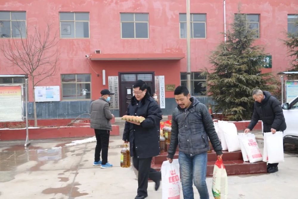 民盟孟津雙語學(xué)校職業(yè)技術(shù)學(xué)院支部重陽慰問亓家灘村活動紀(jì)實