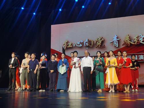 喜訊！我院兩節(jié)目榮獲紅心向黨青春綻放展演活動(dòng)一等獎(jiǎng)——泰安市大學(xué)生風(fēng)采展示展演活動(dòng)紀(jì)實(shí)