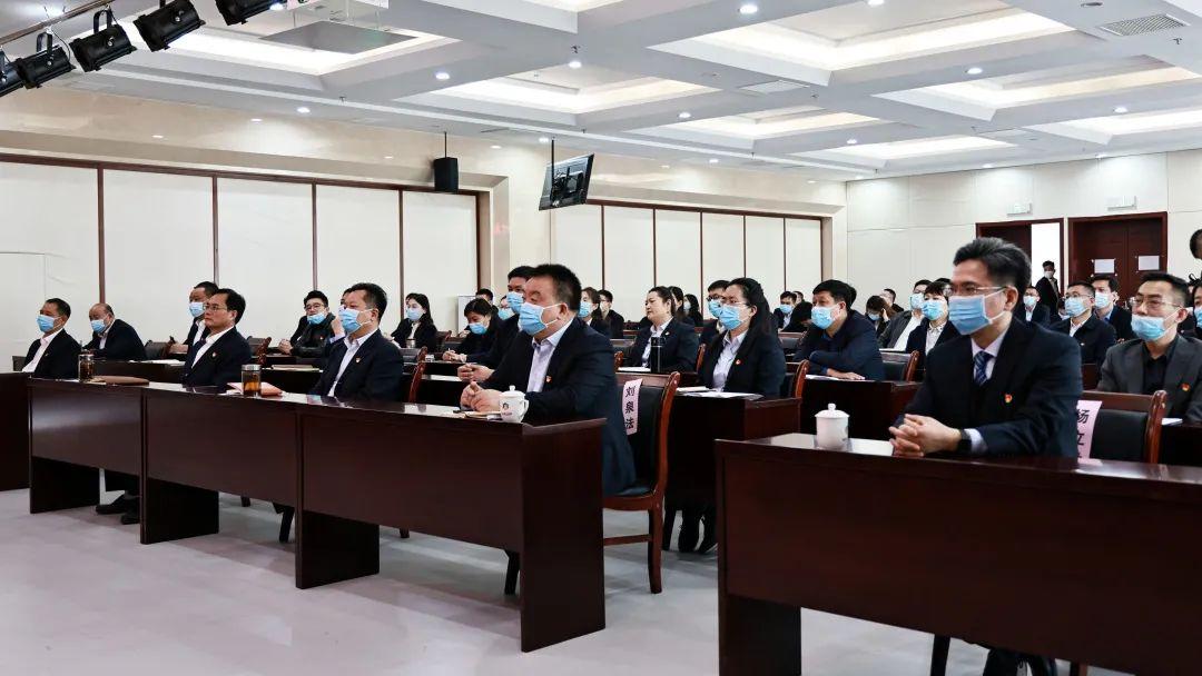 學(xué)院召開全面從嚴(yán)治黨與黨風(fēng)廉政建設(shè)工作會議，聚焦新時代要求，深化廉潔建設(shè)行動