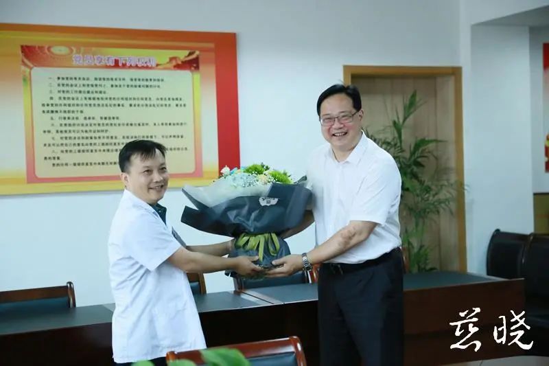 市委常委宣傳部長劉洪海教師節(jié)走訪慰問我院，溫暖人心鼓舞士氣
