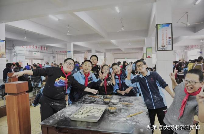 我院與孟津雙語學校智能制造產(chǎn)業(yè)研究院舉行教研產(chǎn)戰(zhàn)略合作簽約儀式
