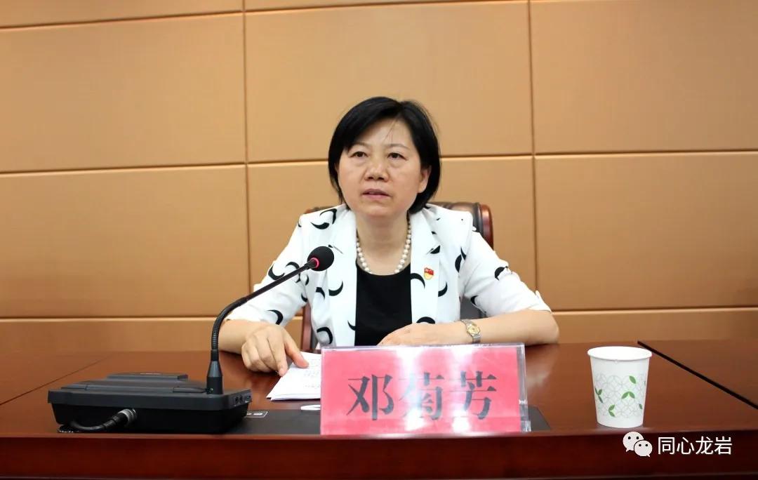 學(xué)院召開(kāi)2021年副科級(jí)以上干部廉政談話會(huì)暨廉政黨課——深化廉政建設(shè)，筑牢思想防線