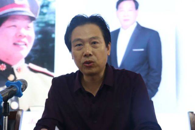 孟津學校理論學習中心組交流學習心得，論教育的深度體驗